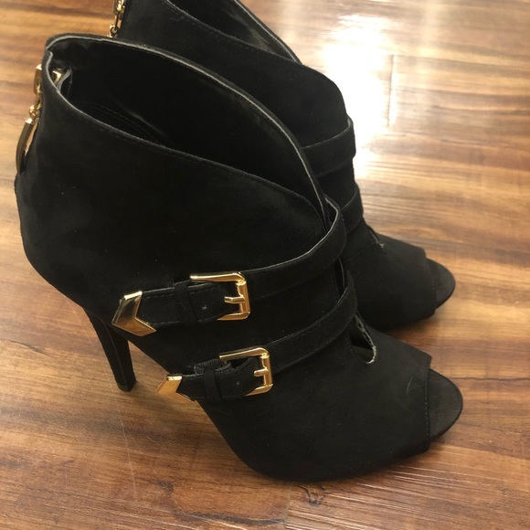 Heels - Picture 3 of 6